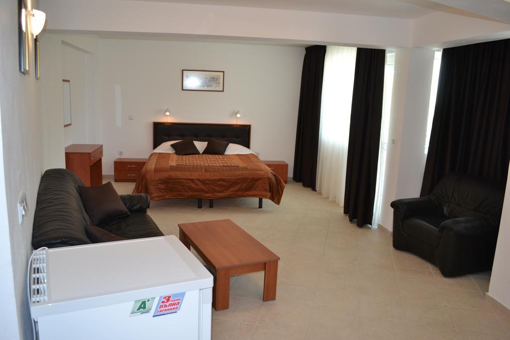 בלצ'יק Family Hotel Magnolia מראה חיצוני תמונה