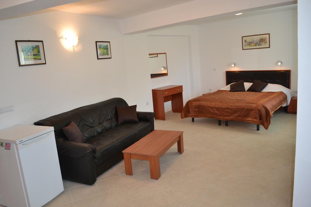 בלצ'יק Family Hotel Magnolia מראה חיצוני תמונה